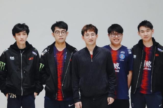 练场上停下 练场上停下