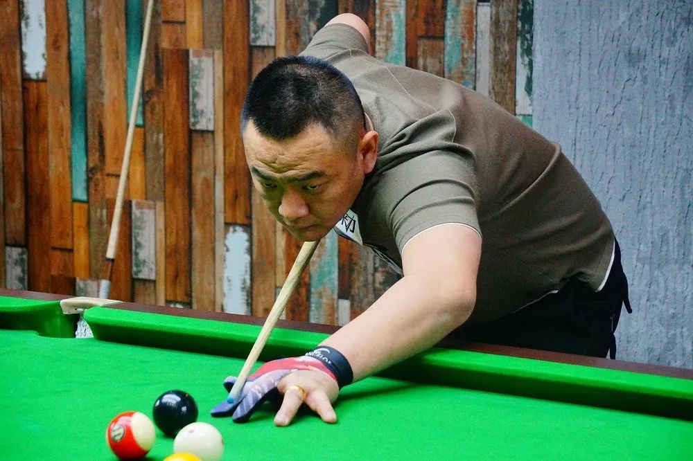 层目前对伊 层目前对伊